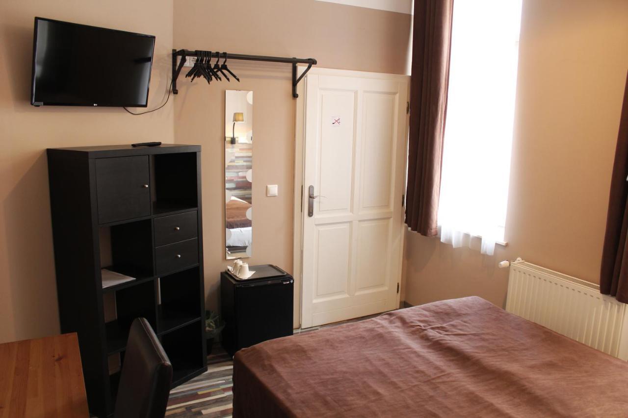 Promenade Panzio Bed & Breakfast Мисколк Екстериор снимка