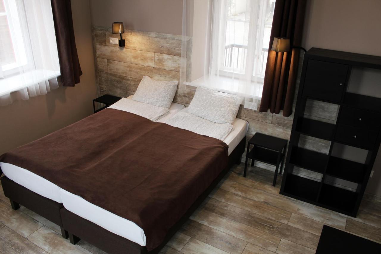 Promenade Panzio Bed & Breakfast Мисколк Екстериор снимка